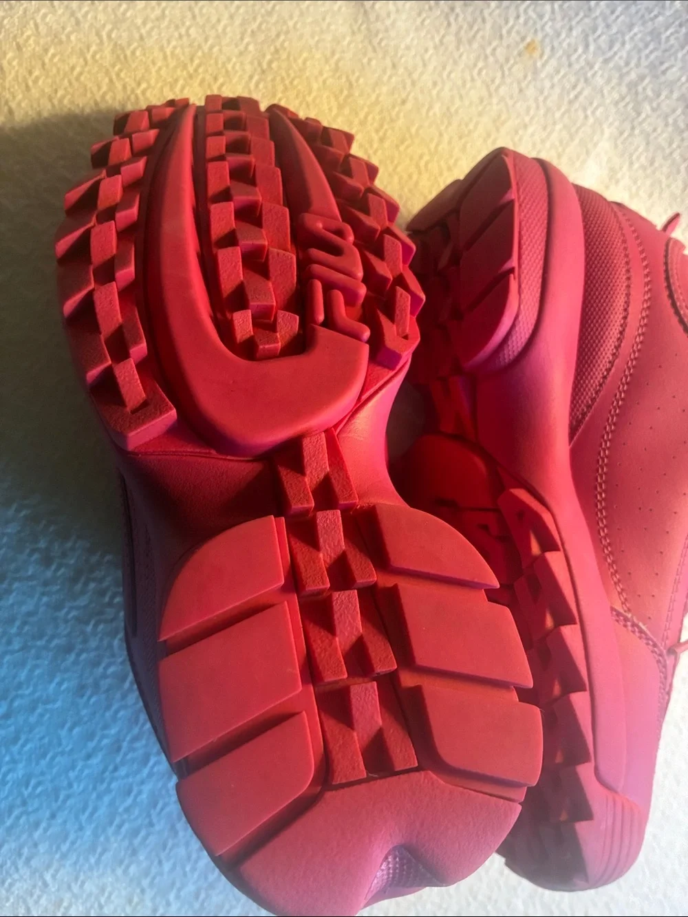 FILA WOMENS WEDGE PINK SNEAKER EMBROIDERED FILA LOGOS 8 CUSHION COMFORT